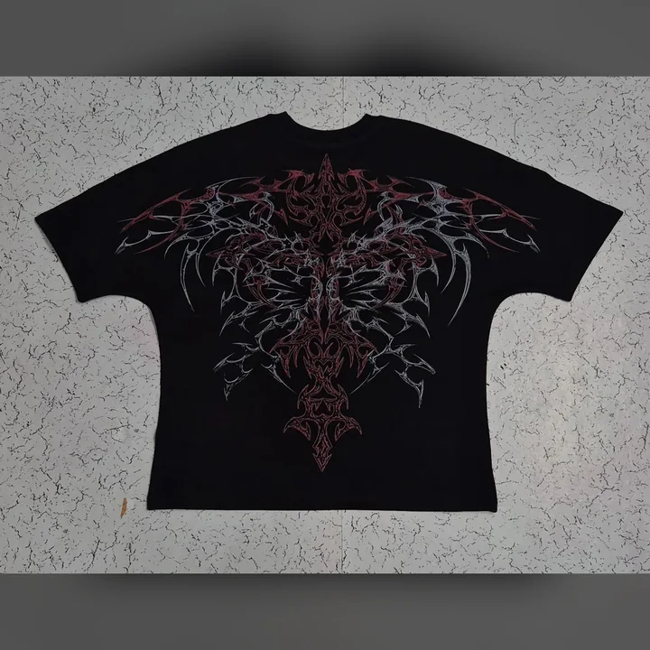 DTF Print - Fine lines in two colours on a black T-shirt