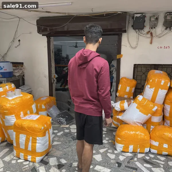 Hoodie 320gsm - Fit Showcase - Blank Hoodies Wholesale Sale91