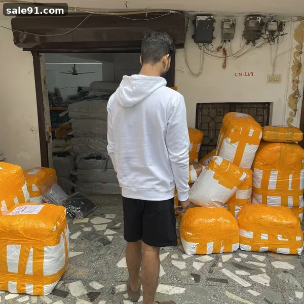 Hoodie 320gsm - Lifestyle Shot - Blank Hoodies Wholesale Sale91